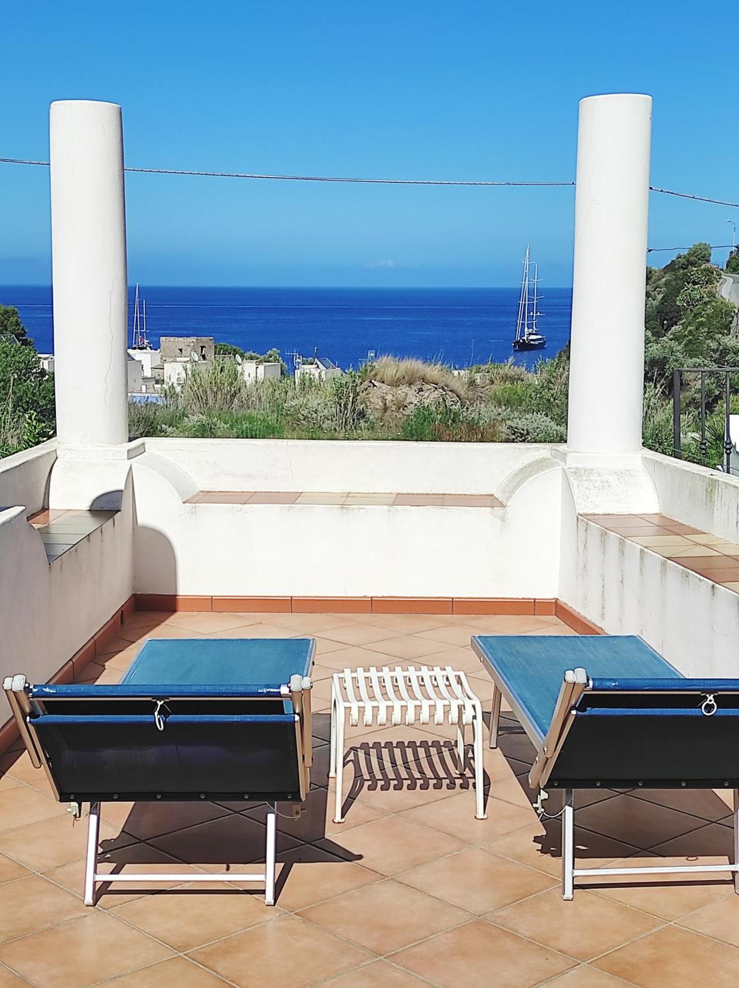 Holiday Home Mennulita Lipari  Zimmer foto